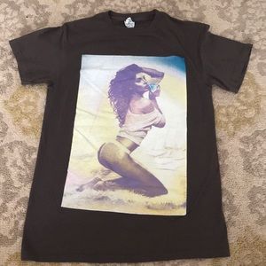 Gray shirt with women holding a diamond